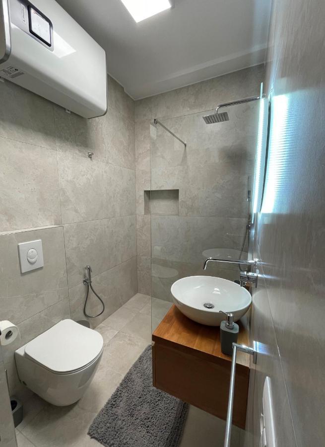 Proper Apartment 1 Tirana Kültér fotó