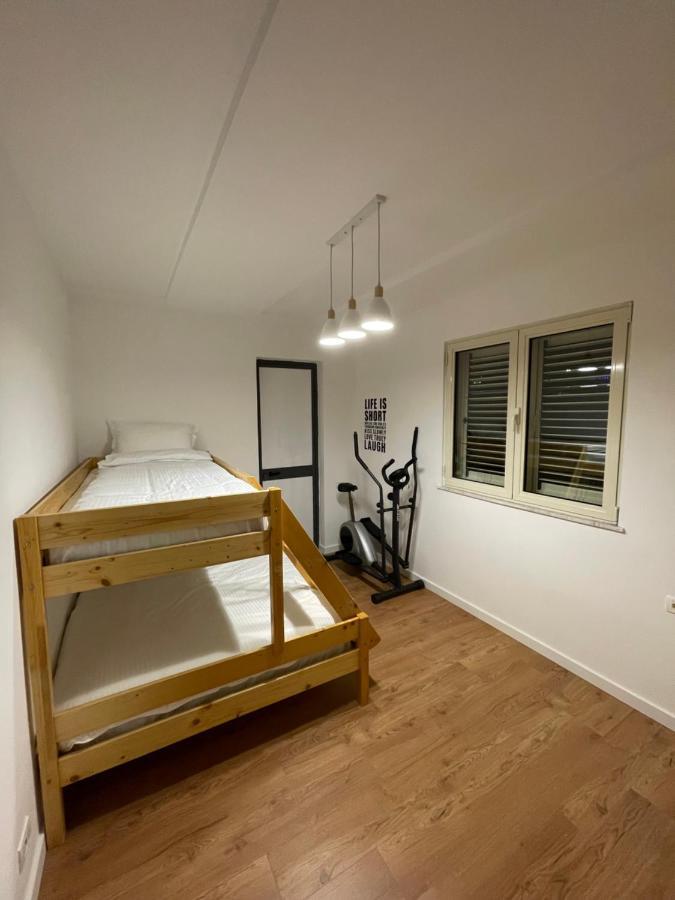 Proper Apartment 1 Tirana Kültér fotó