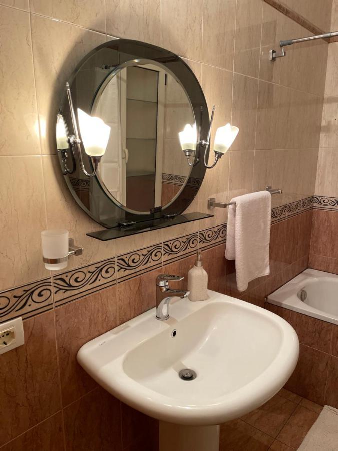 Proper Apartment 1 Tirana Kültér fotó